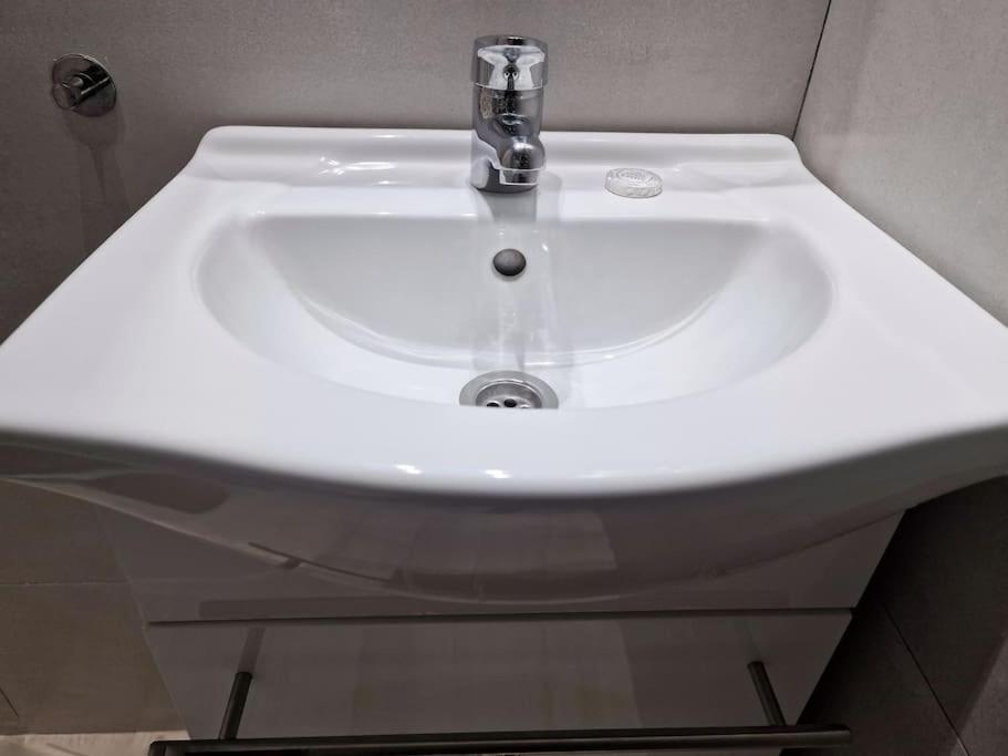 Mediodia Chica Apartamento Tipo Loft En La Latina Διαμέρισμα Μαδρίτη Εξωτερικό φωτογραφία